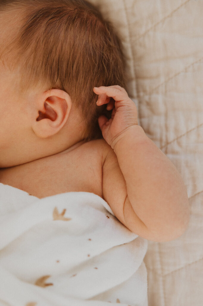 Newborn photography with family in Minnesota